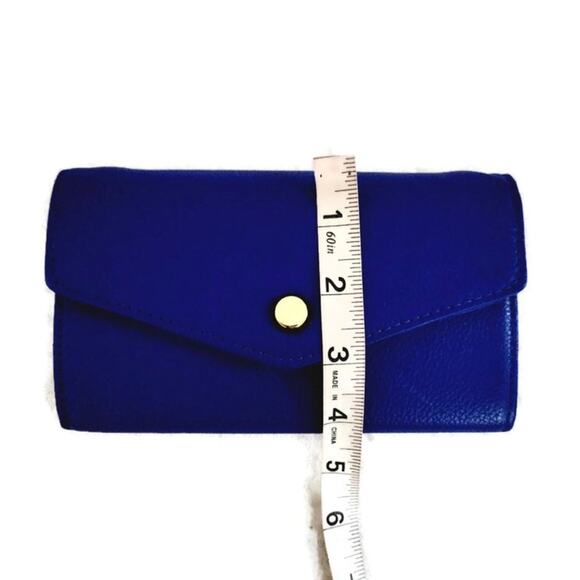 Stella & Max Women's Blue Pebbled Leather Crossbody Smartphone Wallet Clutch - Picture 6 of 6